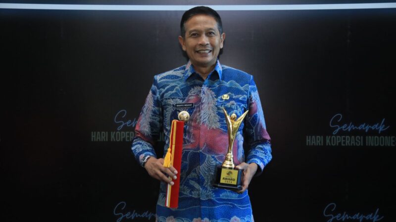 Sukses Mengembangkan Koperasi, Penjabat (PJ) Walikota Malang Raih Penghargaan Pembina Koperasi Andalan